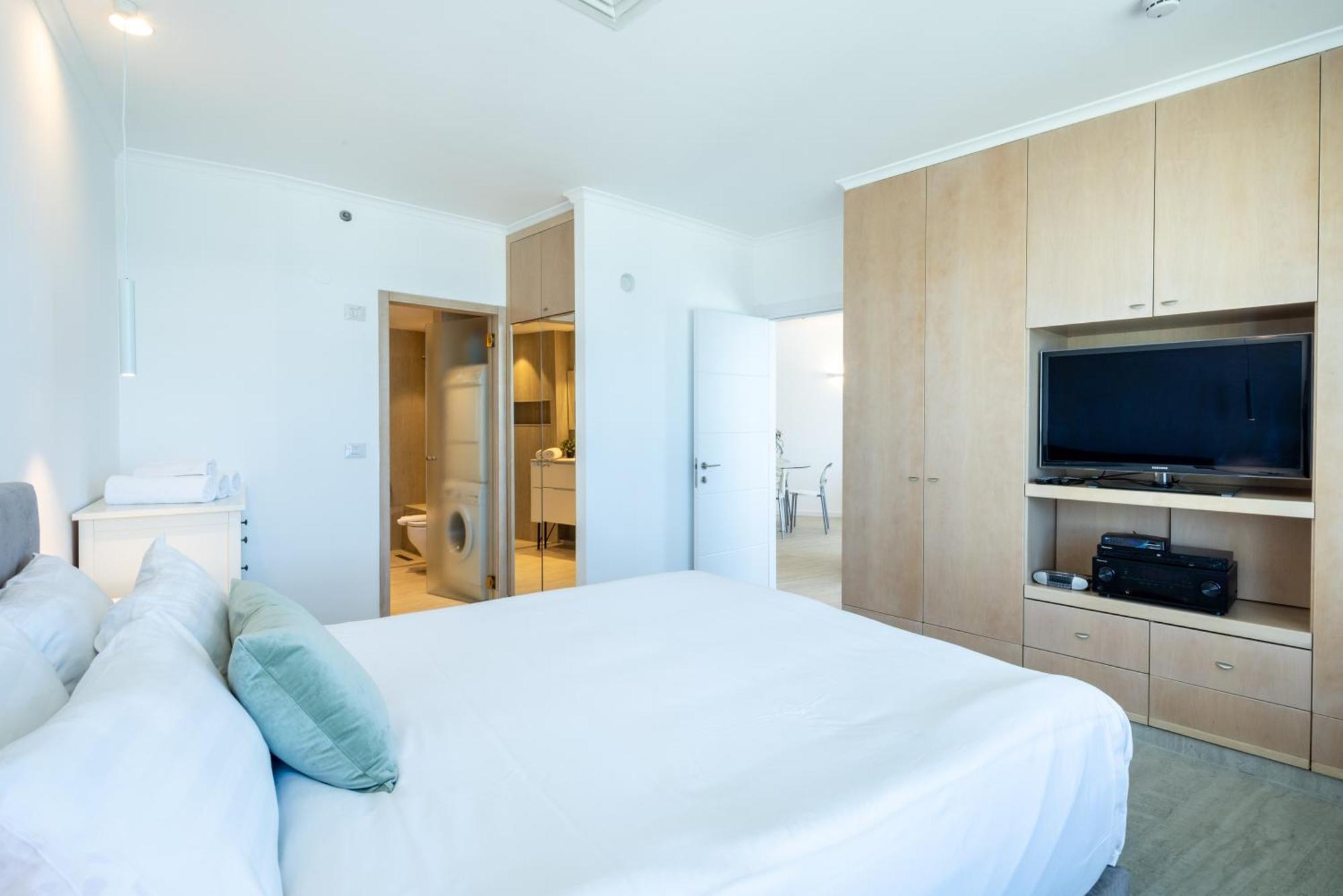 Superb Beachfront Apartments With Shelter By Sea N' Rent تل أبيب المظهر الخارجي الصورة