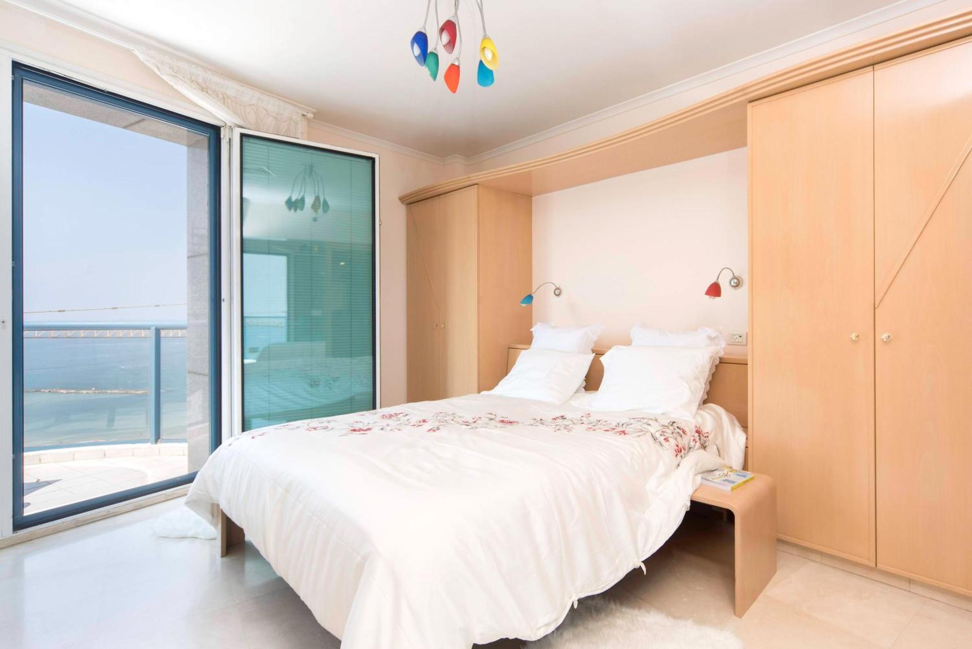 Superb Beachfront Apartments With Shelter By Sea N' Rent تل أبيب المظهر الخارجي الصورة