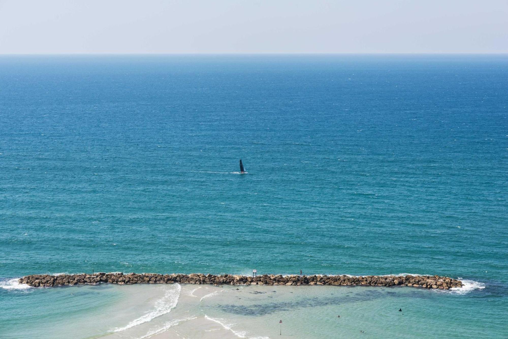 Superb Beachfront Apartments With Shelter By Sea N' Rent تل أبيب الغرفة الصورة